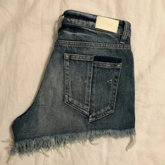 💚 Hidden | Distressed Sofie Stripe Mom Jean Shorts - Medium - Picture 4 of 8